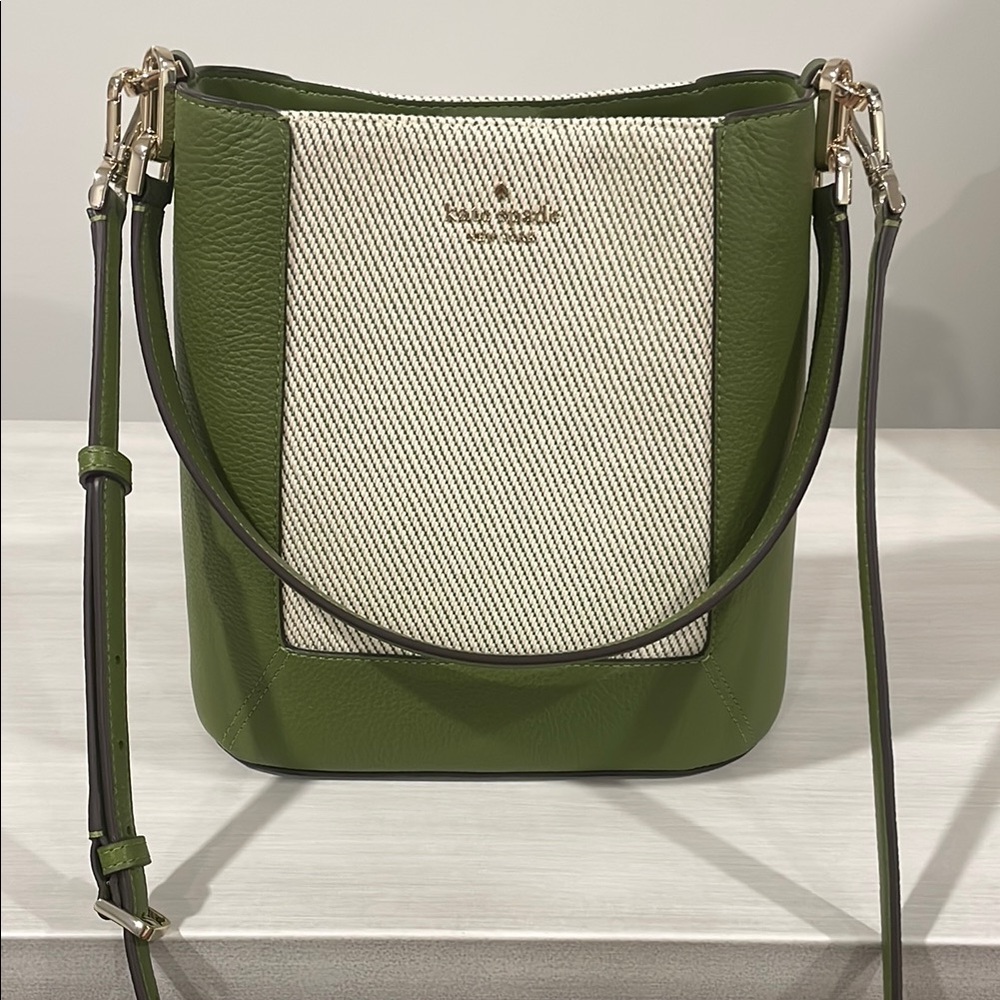 NWOT Kate Spade Green and White Women's Bag